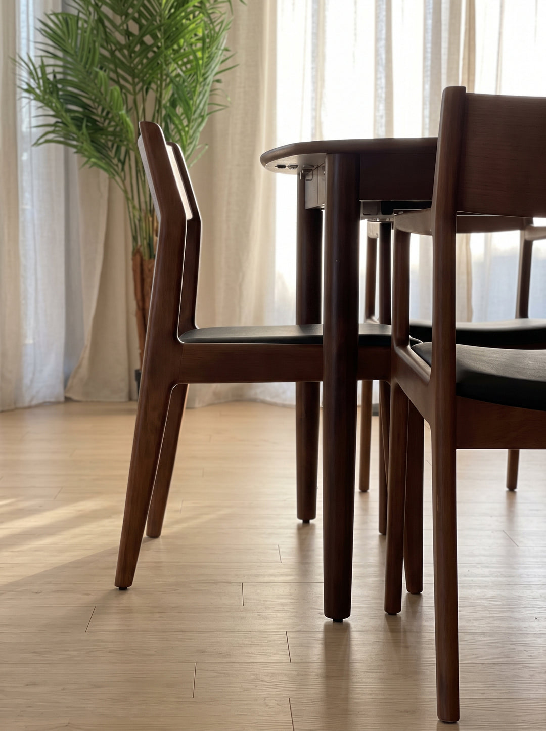 Rituals Extendable Dining Table
