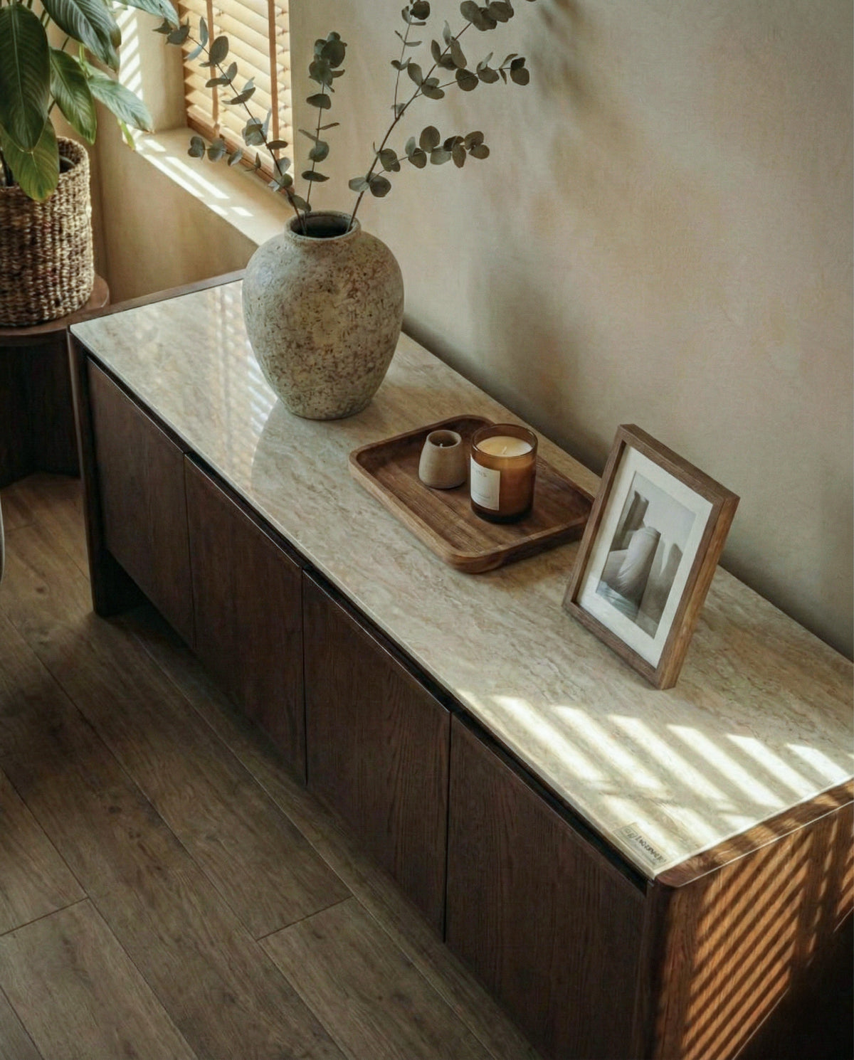 Tropez TV Unit